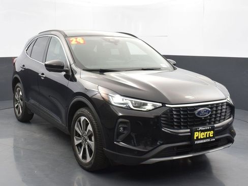 Used 2024 Ford Escape Platinum image 3