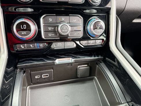 Used 2022 GMC Yukon Denali AWD/4WD image 19