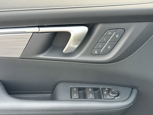 New 2026 Buick Enclave Preferred w/ Power Package AWD/4WD image 17