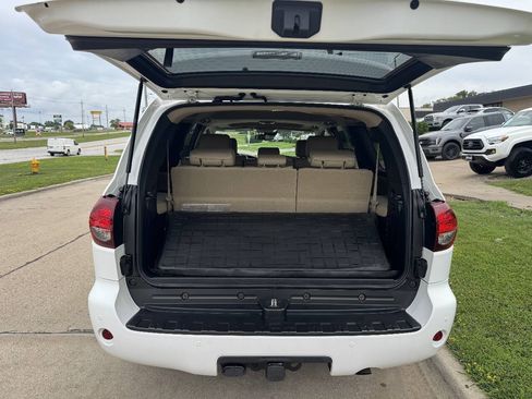 Used 2018 Toyota Sequoia SR5 w/ Premium Package AWD/4WD image 10