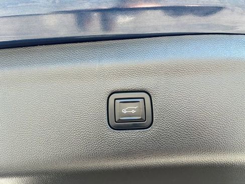 Used 2022 Buick Enclave Essence w/ Experience Buick Package image 18