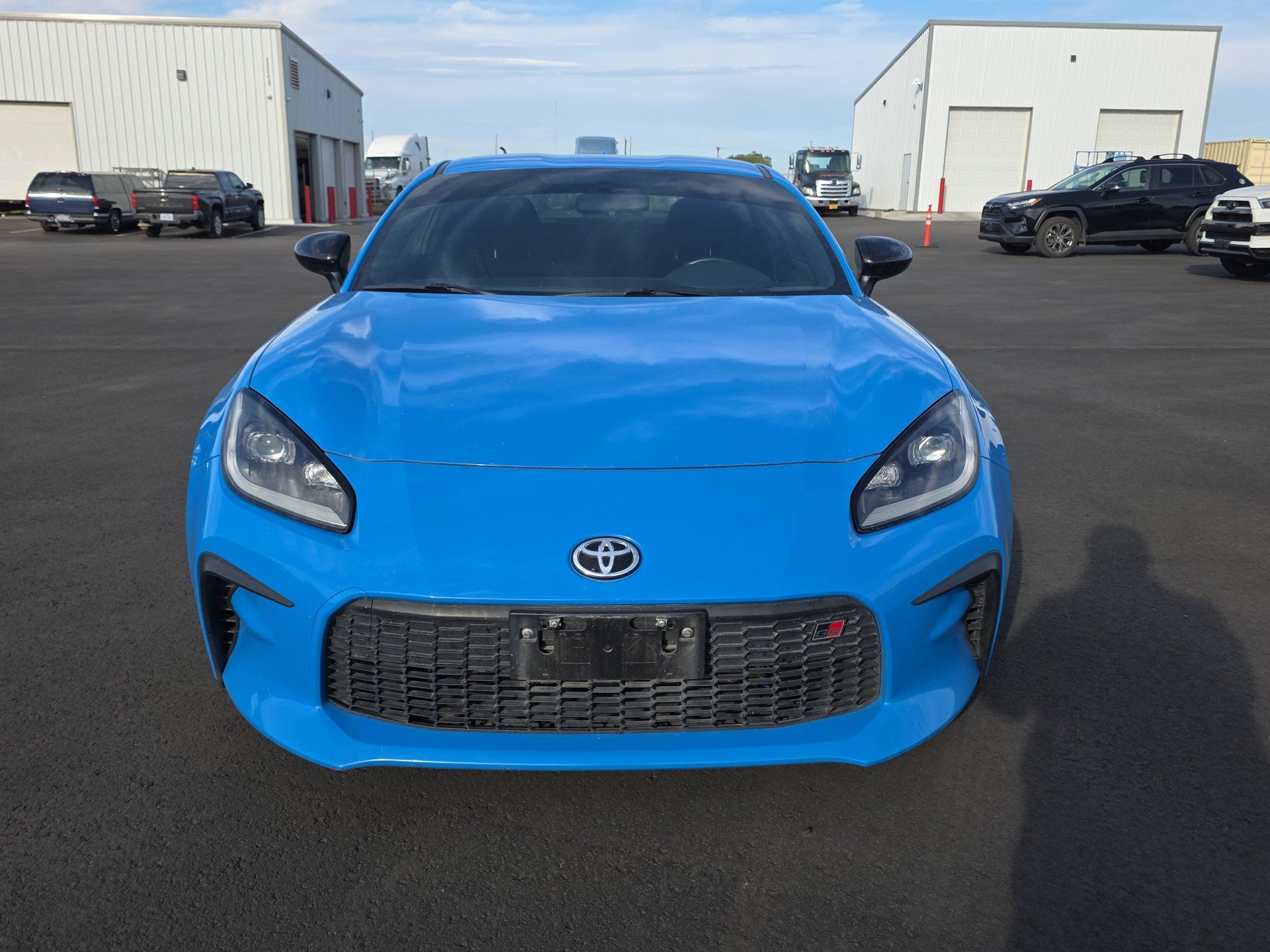 Certified 2022 Toyota GR86 w/ ALL Weather Mat Package (TMS) RWD image 2