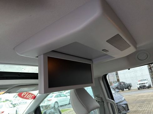 Used 2019 Toyota Sienna XLE Premium FWD image 12