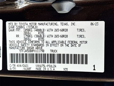 Used 2023 Toyota Tundra Limited w/ Power Package image 33