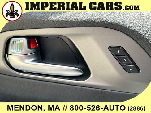 New 2027 Chrysler Pacifica Select AWD/4WD image 22