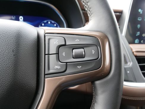 Used 2024 Chevrolet Suburban High Country image 24