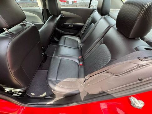 Used 2020 Chevrolet Sonic Premier FWD image 17