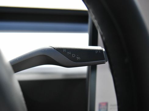 Used 2023 Tesla Model 3 Standard Range RWD image 27