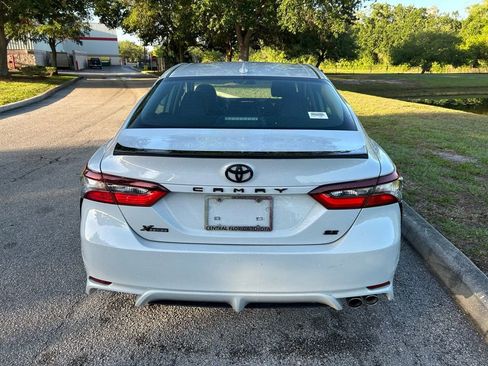 Used 2023 Toyota Camry SE image 4