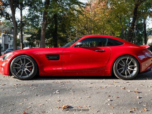 Used 2016 Mercedes-Benz AMG GT S image 3