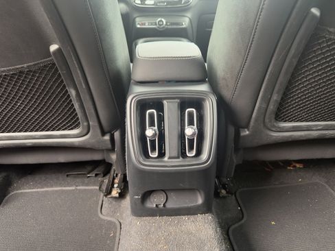 Certified 2023 Volvo XC40 Recharge Plus image 36