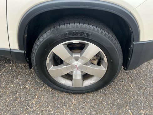 Used 2011 GMC Acadia SLT image 9