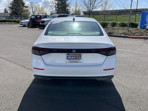 New 2025 Honda Accord SE image 4