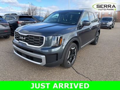 Used 2023 Kia Telluride S w/ S Sunroof Package