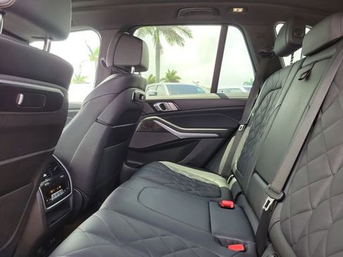 Used 2024 BMW X5 xDrive40i w/ Premium Package image 10