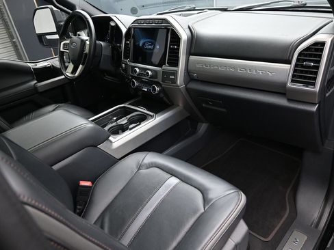 Used 2022 Ford F350 Platinum w/ FX4 Off-Road Package AWD/4WD image 42