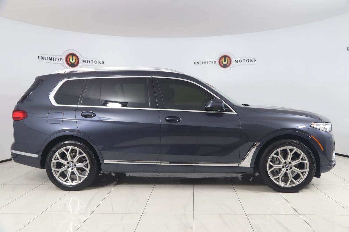 Used 2022 BMW X7 xDrive40i w/ Premium Package AWD/4WD image 2
