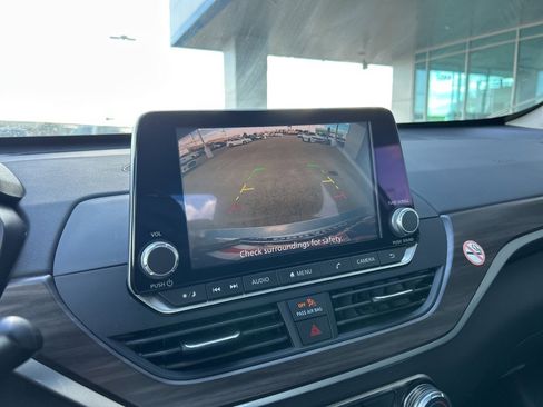 Used 2024 Nissan Altima 2.5 SV image 20