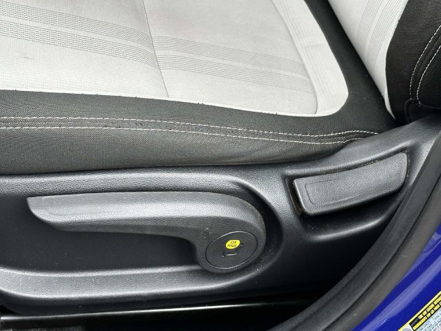 Used 2024 Hyundai Venue SEL FWD image 15