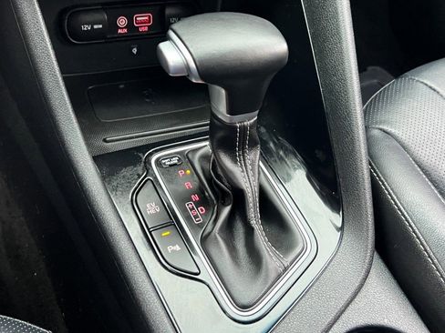 Used 2018 Kia Niro EX Premium image 21