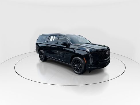 Used 2025 Cadillac Escalade ESV Sport Platinum w/ LPO, Floor Liner Package AWD/4WD image 2