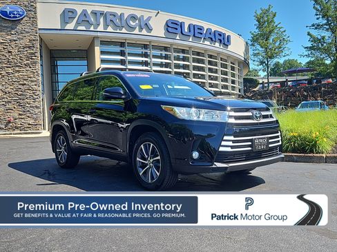 Used 2019 Toyota Highlander XLE AWD/4WD image 1
