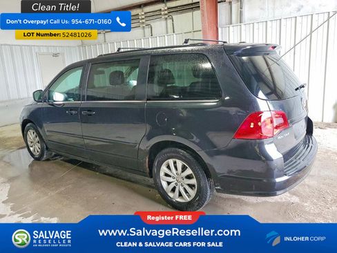 Used 2013 Volkswagen Routan SE FWD image 3