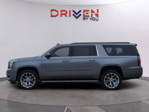 Used 2019 GMC Yukon XL SLT w/ Open Road Package image 2