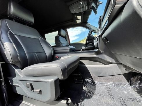 Used 2025 Ford F150 Lariat AWD/4WD image 37