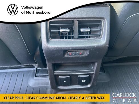 Used 2017 Ford Edge Titanium w/ Equipment Group 301A AWD/4WD image 30