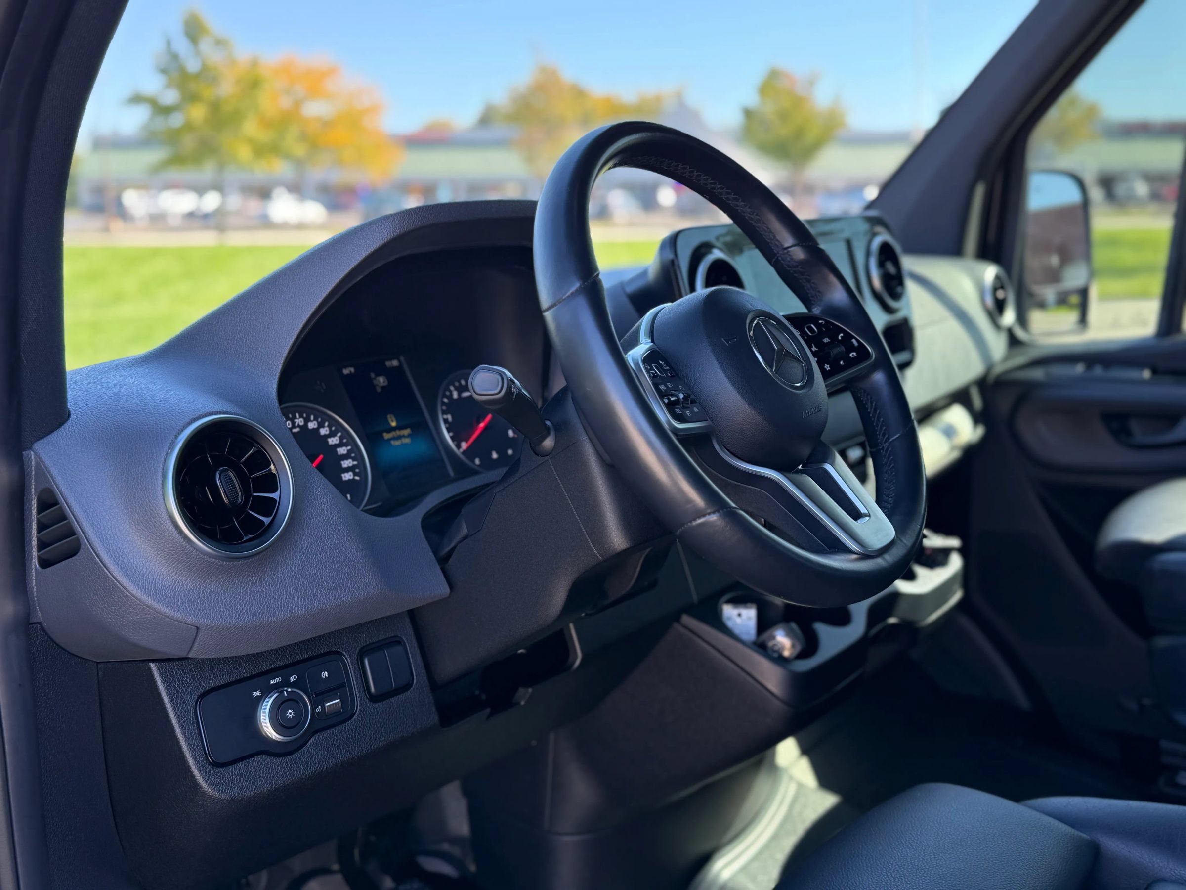 Used 2020 Mercedes-Benz Sprinter 2500 image 16