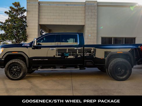 Used 2023 GMC Sierra 3500 Denali image 6