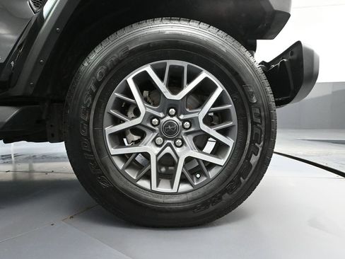 Used 2024 Jeep Wrangler Sahara AWD/4WD image 16