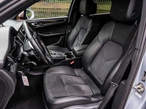 Used 2016 Porsche Macan S image 13