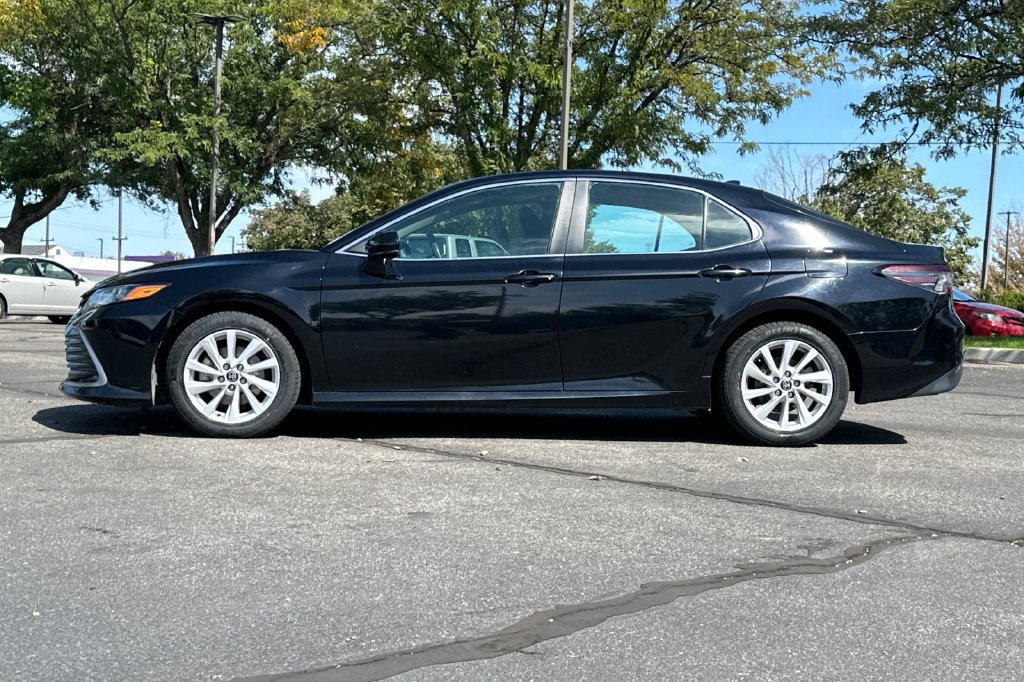 Used 2021 Toyota Camry LE FWD image 15