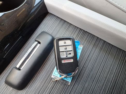 Used 2019 Honda Pilot Touring image 35