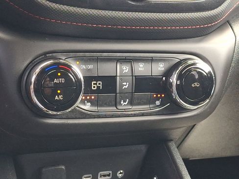 Used 2023 Chevrolet TrailBlazer RS w/ Convenience Package AWD/4WD image 16