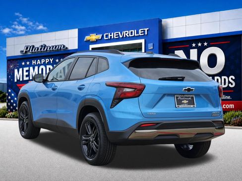 New 2026 Chevrolet Trax ACTIV w/ Sunroof Package FWD image 4