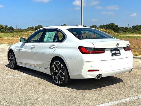New 2026 BMW 330i Sedan w/ Premium Package RWD image 37