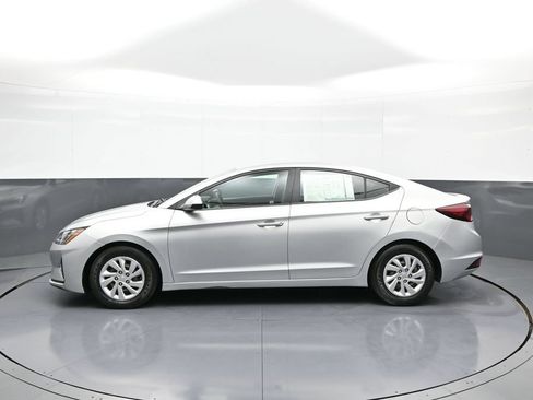 Used 2019 Hyundai Elantra SE w/ Cargo Package FWD image 9