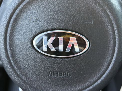 Used 2018 Kia Sorento LX image 24