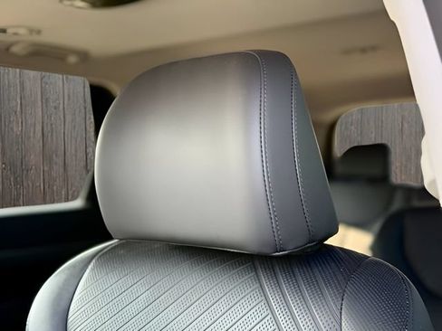 Used 2024 Hyundai Palisade SEL w/ Premium Package FWD image 11