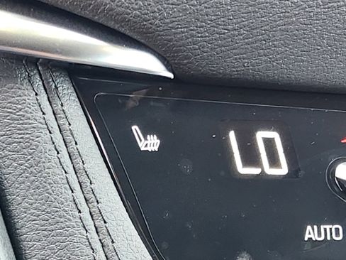 New 2025 Cadillac XT6 Luxury image 26