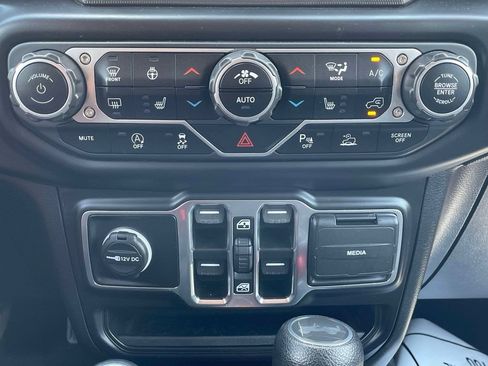 Used 2022 Jeep Wrangler Unlimited Sport AWD/4WD image 28