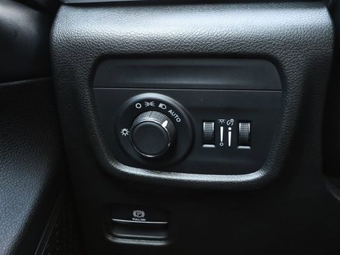 Certified 2023 Jeep Grand Cherokee L Laredo RWD image 15