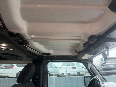 Used 2021 Jeep Wrangler Sport AWD/4WD image 18