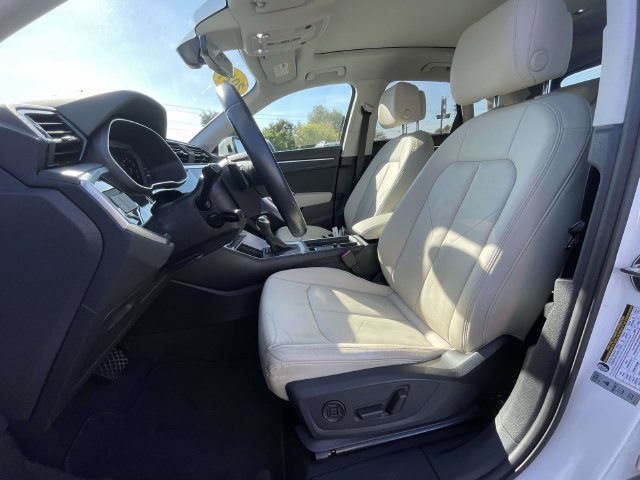 Used 2021 Audi Q3 2.0T Premium w/ Convenience Package AWD/4WD image 17