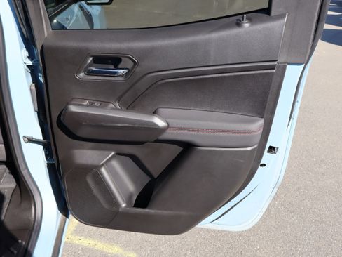 Used 2025 Chevrolet Colorado Z71 AWD/4WD image 33