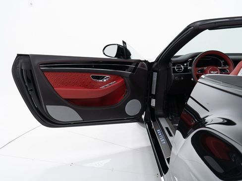 Certified 2021 Bentley Continental GT image 18