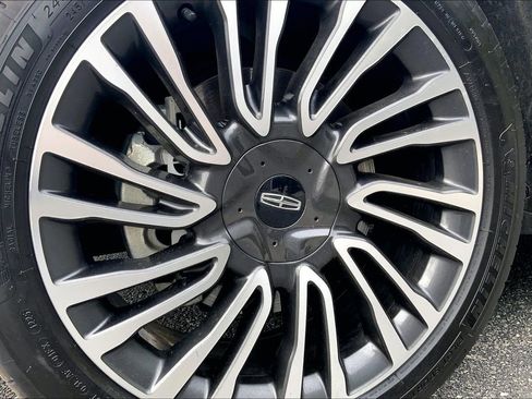 Used 2021 Lincoln Corsair Grand Touring AWD/4WD image 3